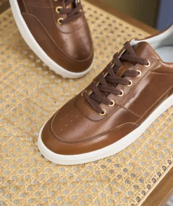 Homme Paire et Fils Sneakers-Sneakers en cuir cognac patiné