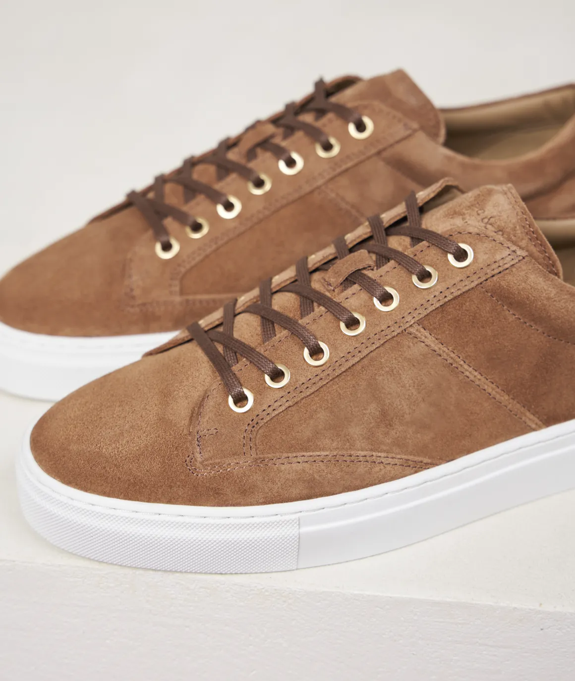 Homme Paire et Fils Sneakers-Sneakers homme en daim marron coco